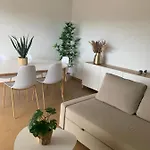 Apartment Belmont 3-2